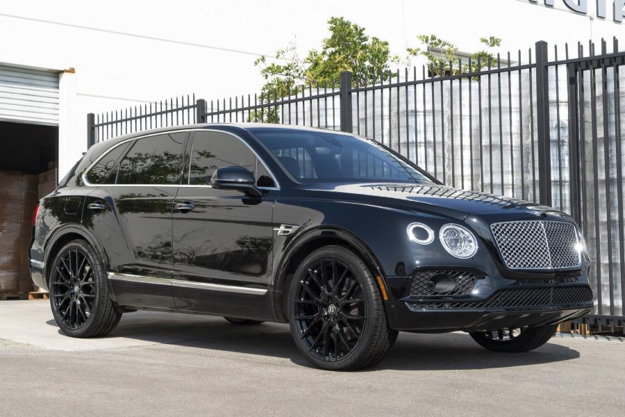  Bentley Bentayga on Forgiato Wheels (FLOW 001) 2019 года  (фото 1 из 3)